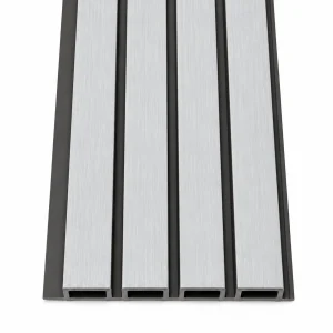 Wall panel exterior WPC gris moderno, tira de cuatro nervios vista desde el extremo